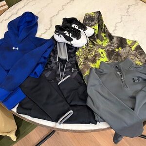 Under Armour Blue, Gray, and Camo Activewear Set